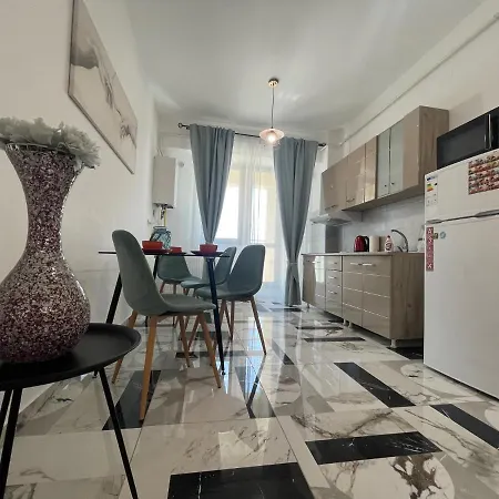Family Apartment Near Palas Mall Iasi Exterior photo
