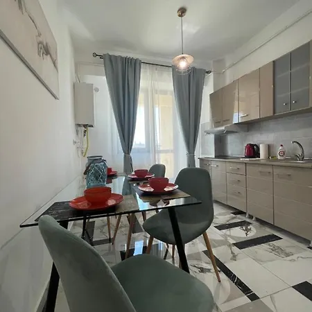 Family Apartment Near Palas Mall Iasi Exterior photo