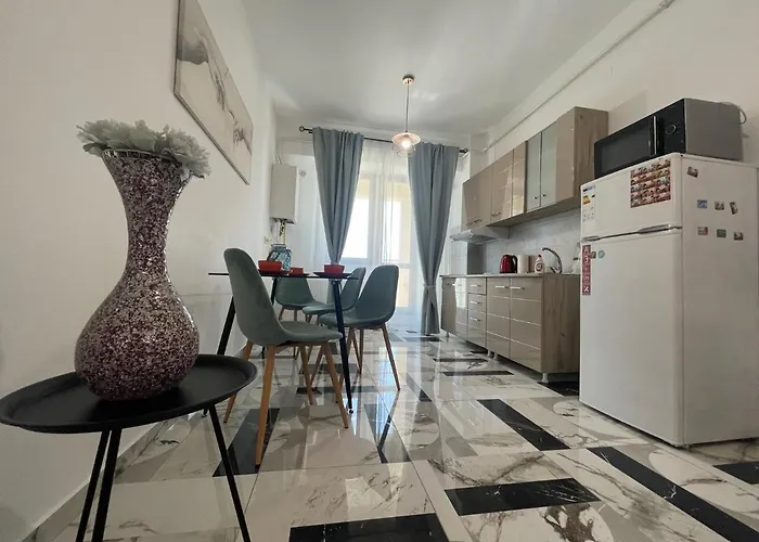 Family Apartment Near Palas Mall
